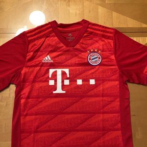 FC Bayern Home Kit Size Medium